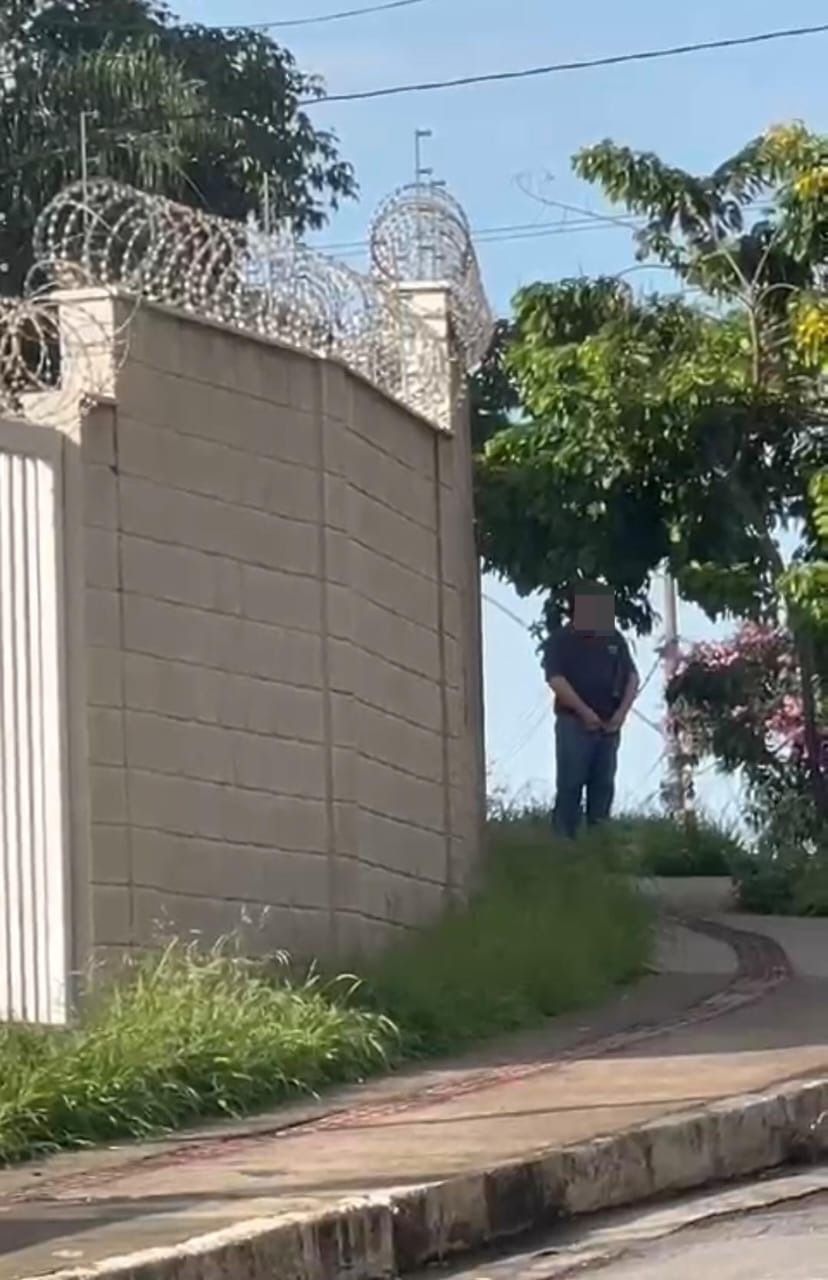 Idoso é preso suspeito de importunação sexual em frente a faculdade na Grande BH