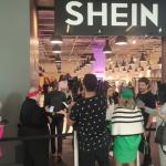 Clientes aproveitam descontos na inauguração da Shein em BH: 'maravilhoso'