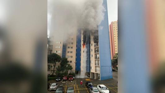 Incêndio atinge apartamento em São Paulo e deixa feridos.