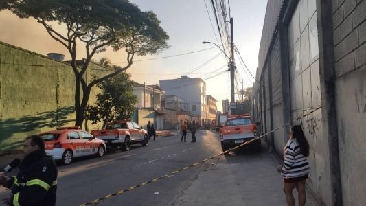 Incêndio atinge empresa de equipamentos de eventos