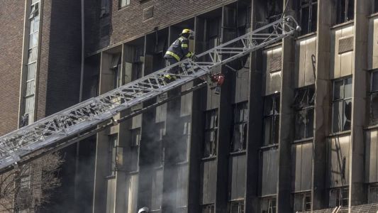 Incêndio atinge maior cidade da África do Sul