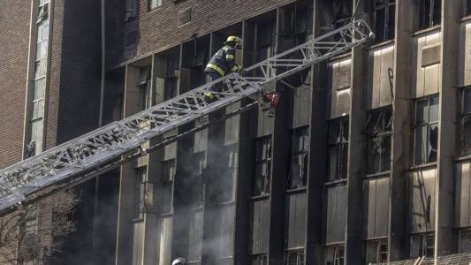 Incêndio atinge maior cidade da África do Sul