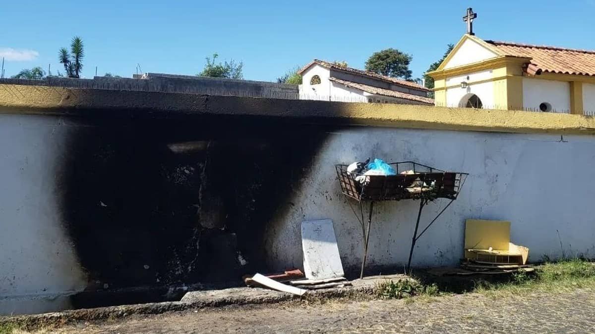 Incêndio criminoso danifica muro histórico da Igreja Matriz de Santa Efigênia