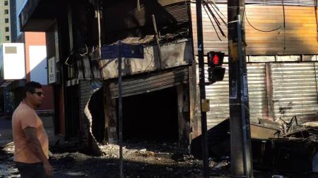 Incêndio destruiu e interditou edifício onde ficava a unidade do Rei do Pastel, na Savassi