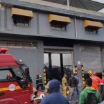 Incêndio atinge galpão e destrói vários veículos na Pampulha, em Belo Horizonte