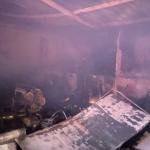 Incêndio destroi fábrica após curto circuito causado por ventos fortes em Bicas (MG)