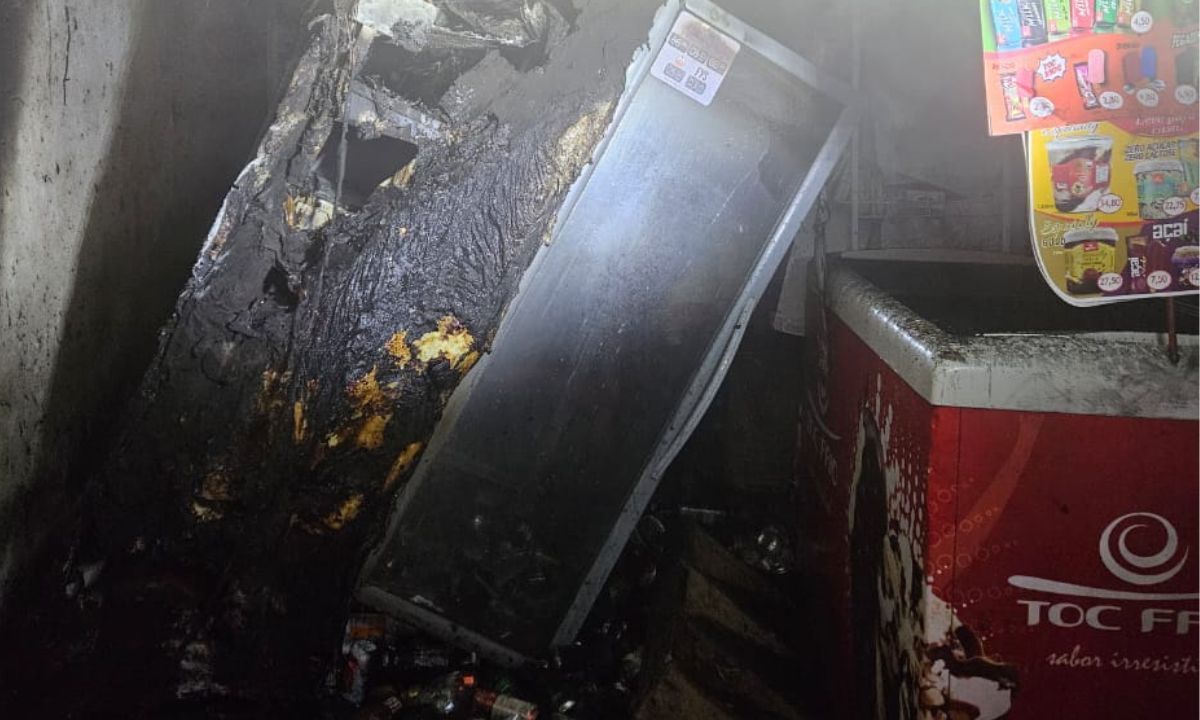 Incêndio causa danos materiais em mercado no bairro Santo Antônio em Juiz de Fora