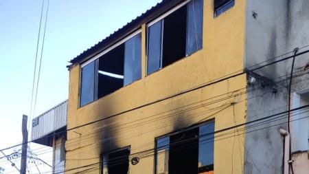 Incêndio ocorreu na rua Emb. Afrânio de Melo Franco, na Pampulha