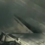Rodovia movimentada desaba após incêndio nos Estados Unidos; veja imagens