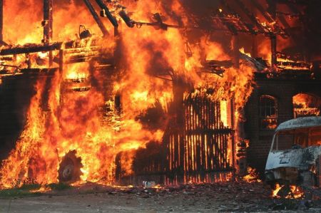 Uma perícia vai apontar as causas. Não está descarta a possibilidade de incêndio criminoso. Ao todo, 53 coletivos foram atingidos.