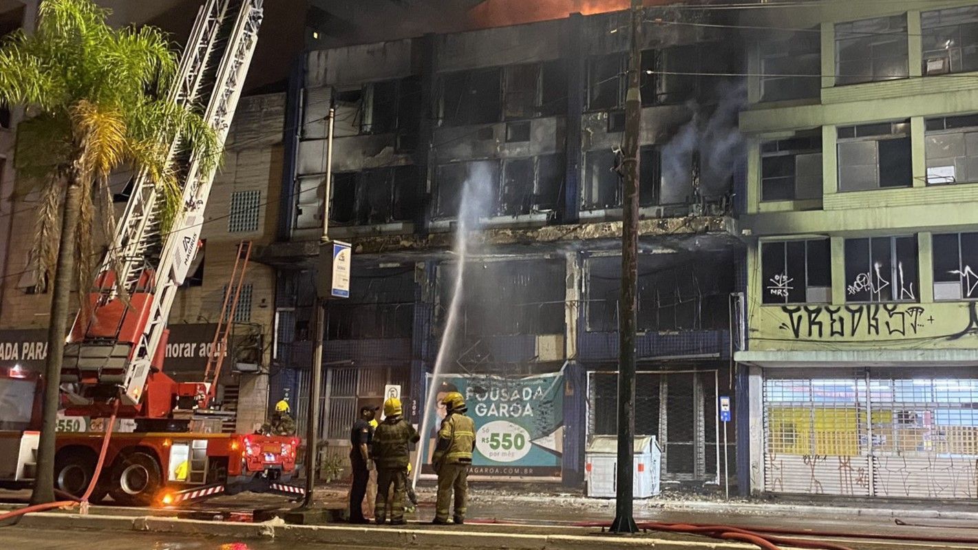 Lula lamenta mortes em incêndio em pousada de Porto Alegre