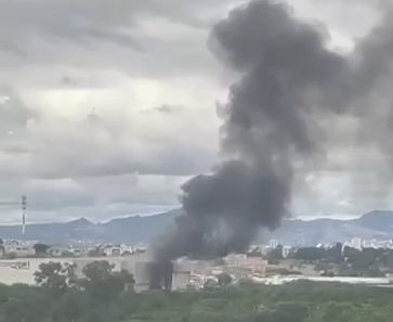 Vídeo: incêndio com risco de explosão atinge supermercado na MG-010