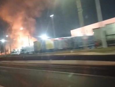Uma perícia vai apontar as causas. Não está descarta a possibilidade de incêndio criminoso. Ao todo, 53 coletivos foram atingidos.
