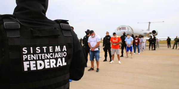Sete líderes do Comando Vermelho vão ser transferidos para um presídio federal de segurança máxima e outros dois aguardam manifestação da Secretaria de Polícia Civil