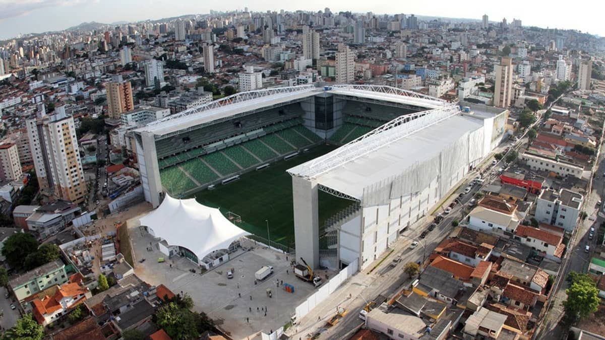 Bloco de carnaval no Horto joga clássico entre Cruzeiro e Atlético para segunda-feira