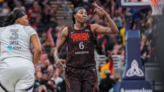 Camisa especial do Indiana Fever, da WNBA, em parceria com a série Stranger Things
