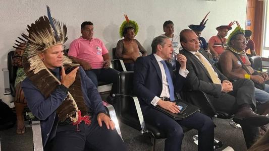 Indígenas acompanham discussão do marco temporal na CCJ