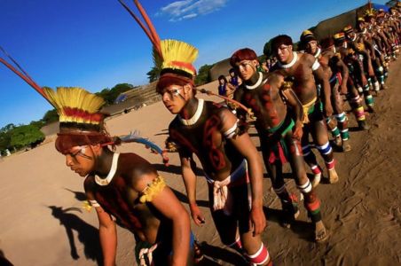 Indígenas fazem rito tradicional em aldeia