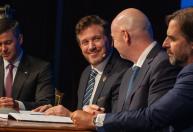 Conmebol se pronuncia sobre plano de venda da Fifa: ‘Futebol em primeiro lugar’