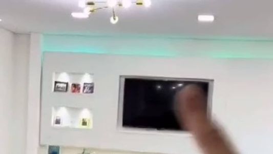 Influencer mostra casa de luxo na favela da Rocinha