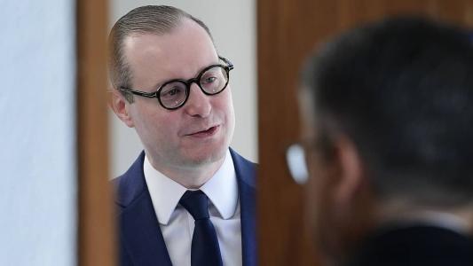 Influência de Zanin será determinante na sucessão de Weber no STF, dizem aliados de Lula.