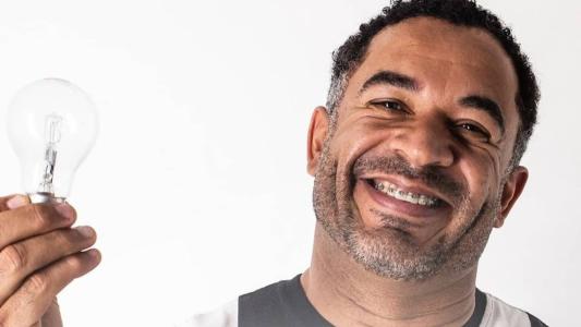 Influenciador Alex Gargalhada está internado com pneumonia
