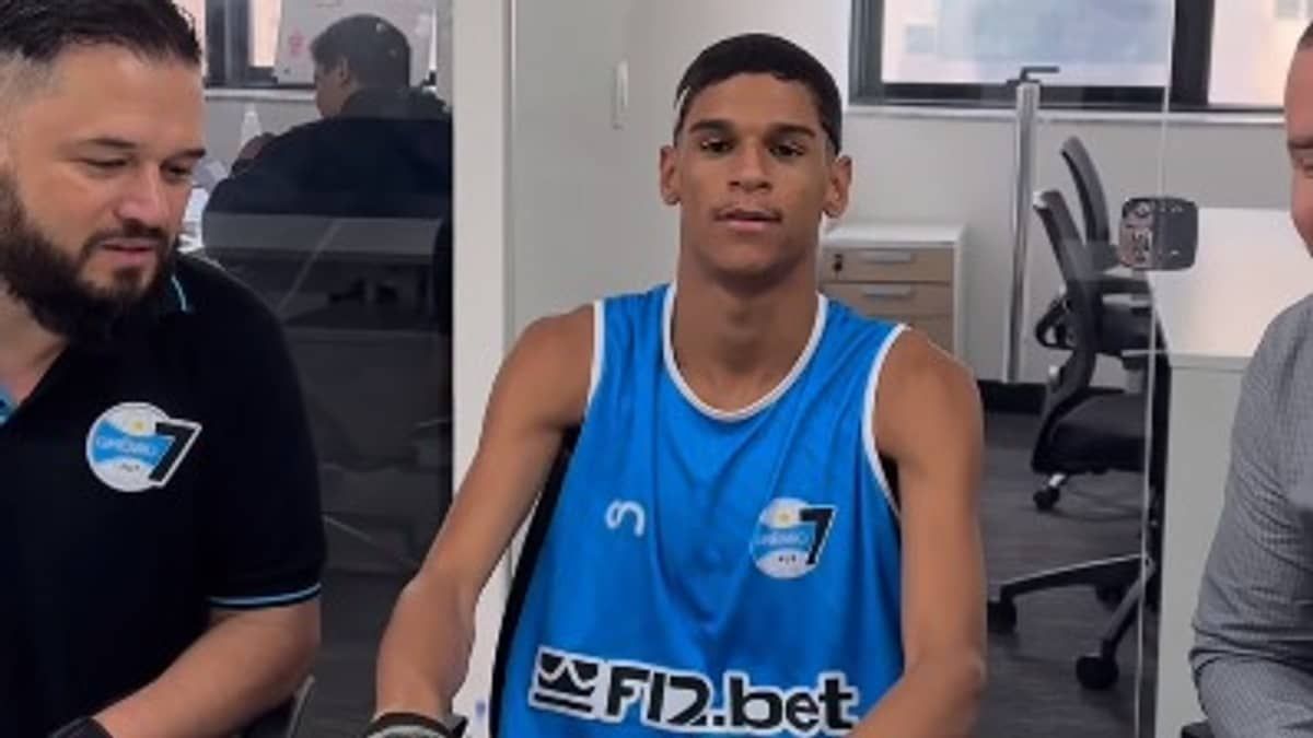 Grêmio anuncia Luva de Pedreiro para time de futebol de 7