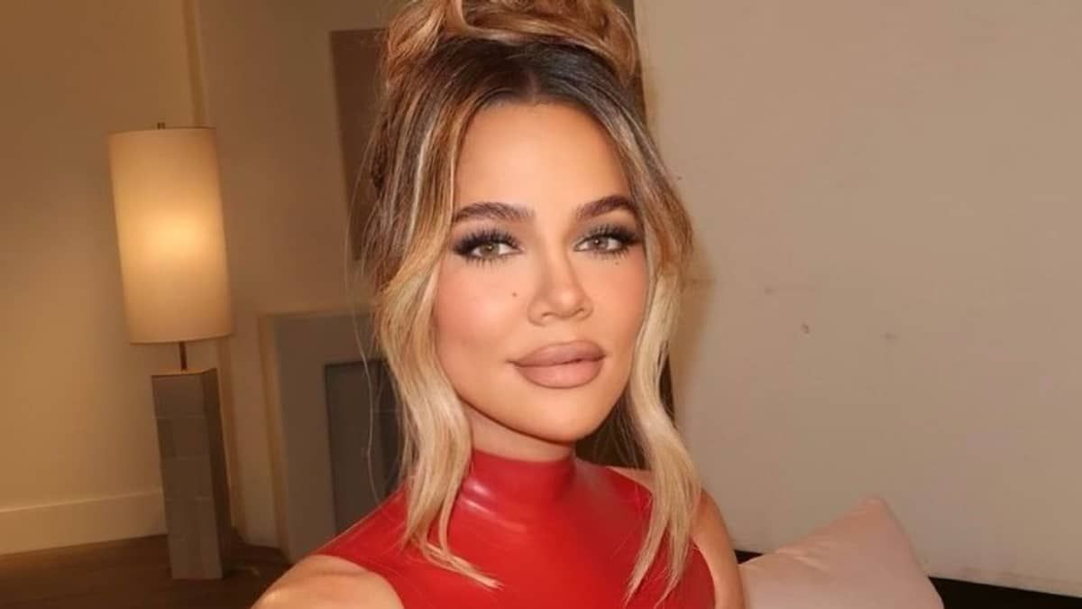 Khloe Kardashian revela rosto do filho que teve por 'barriga de aluguel'  