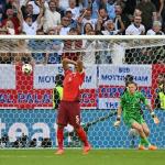 Pickford brilha nos pênaltis, Inglaterra vence Suíça e avança à semifinal da Eurocopa