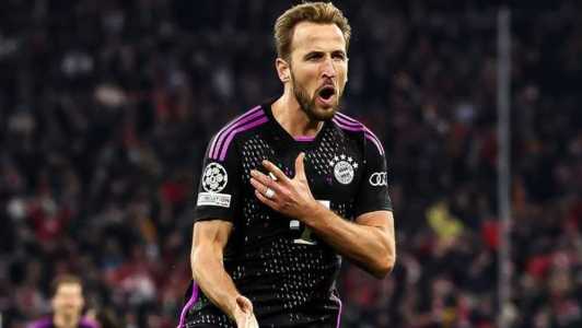 Inglês brilhou com dois gols no jogo