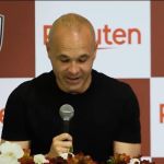 Iniesta anuncia saída de time japonês, mas descarta aposentadoria