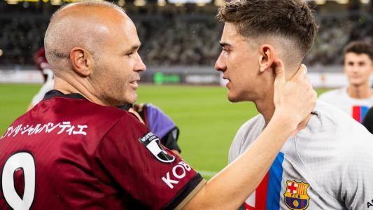Iniesta se despediu do Vissel Kobe em amistoso contra o Barcelona