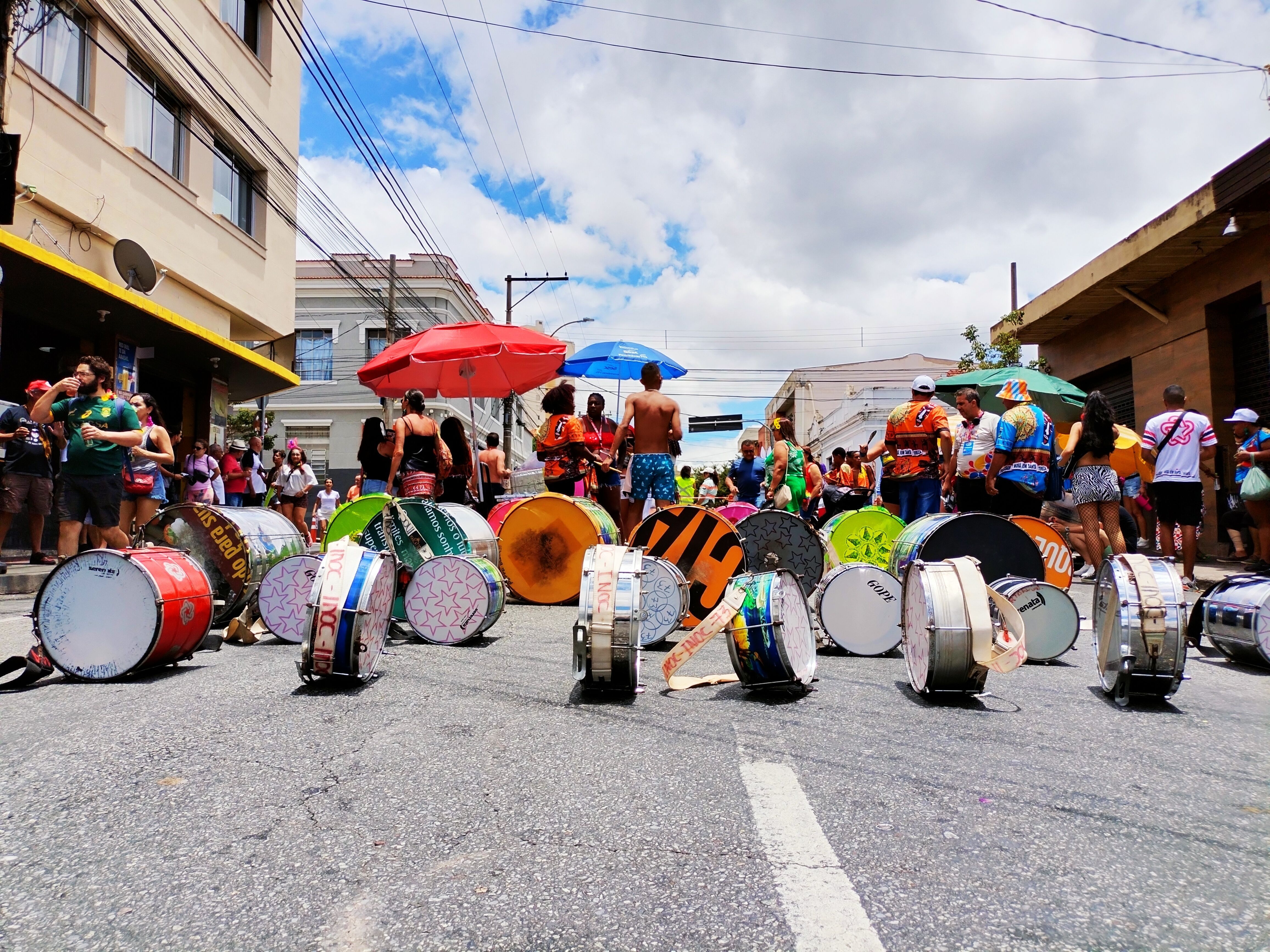 Carnaval BH 2024: bloco 'Inocentes de Santa Tereza' agita o boêmio bairro da capital