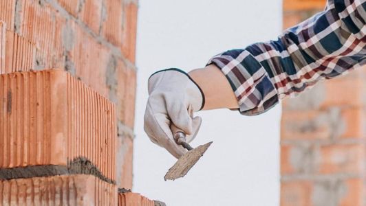 Inscrições para o programa Mulheres na Obra começam na segunda-feira (13)