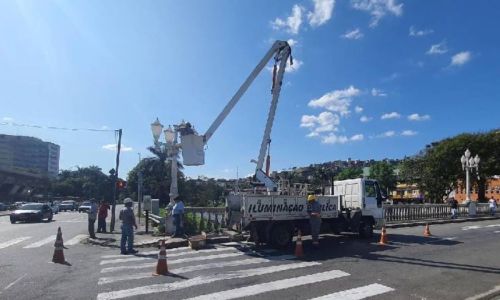 instalação de lâmpadas led na ponte da Rua Halfeld Foto PJF Divulgação.jpg