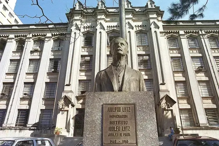 200 imóveis públicos foram encontrados em site imobiliário; governo diz que foi erro técnico
