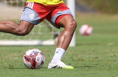 Jogador do Inter durante treino para a temporada 2026