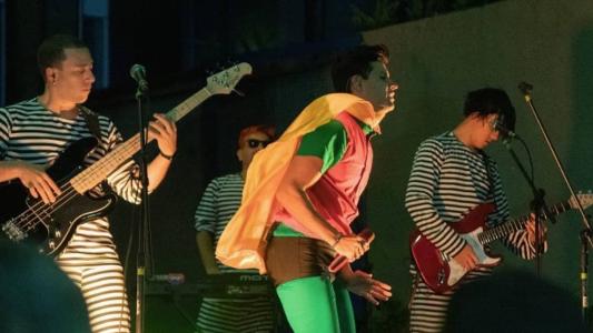 Nova formação conta com mesmo repertório e figurino dos artistas