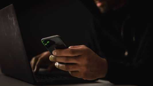 Inteligência artificial tem sido usada em ações de sextorsão