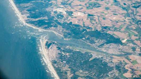 Inteligência artificial vai usar imagens de satélite para localizar manchas de óleo no oceano