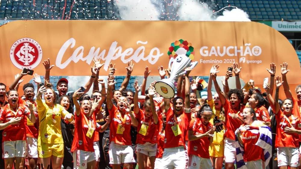 Internacional empata com Grêmio e garante título feminino estadual