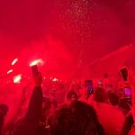 Torcida recepciona Inter com 'rua de fogo' no Beira-Rio; veja imagens