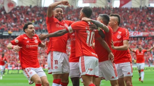 Inter venceu o Grêmio por 3 a 2 neste domingo (8), no Beira-Rio