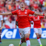 Com gol de bicicleta, Inter vence Caxias e se recupera no Campeonato Gaúcho