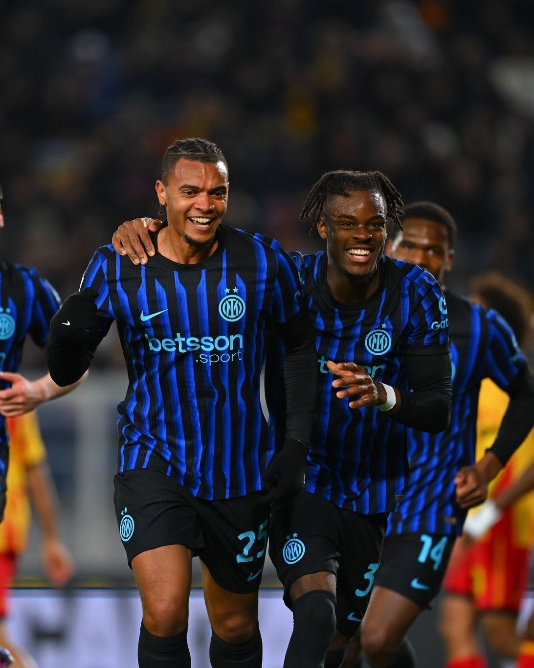 Inter vence Lecce, chega à 6ª vitória seguida no Italiano e amplia vantagem no topo