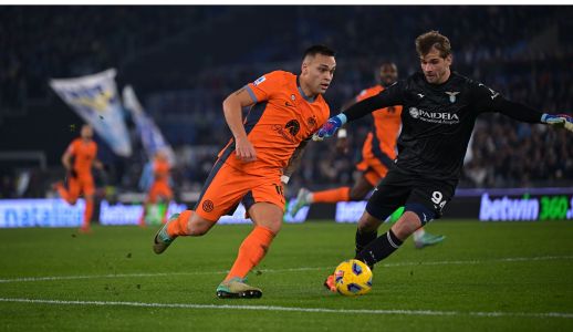 ?Depois de 14 partidas sem vencer no Campeonato Brasileiro, o Internacional quebrou o jejum na noite desta quinta-feira ao superar o Santos por 2 a 1, no Beira-Rio, em Porto Alegre