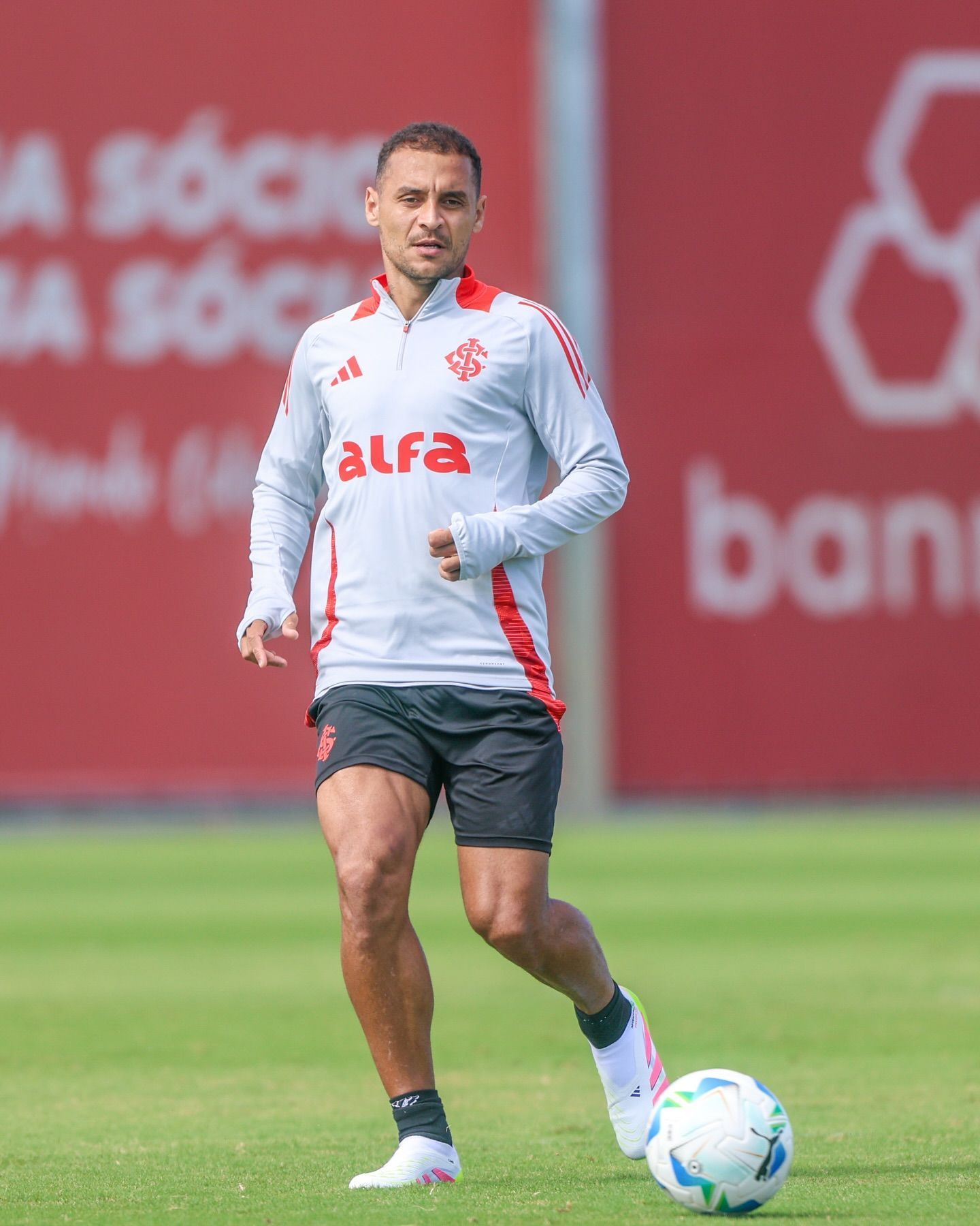 Inter recebe Nacional-URU para manter liderança do grupo na Libertadores