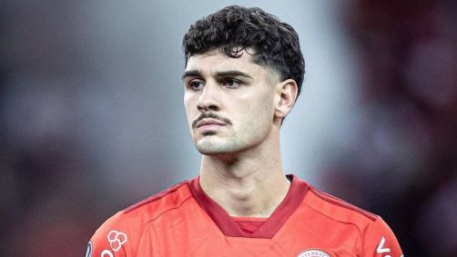 Internacional acerta venda de Jhonny