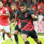 Athletico vence Inter por 2 a 0 e entra no G4 do Brasileirão