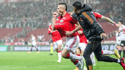 Internacional vira contra São Paulo e acaba com jejum no Brasileirão